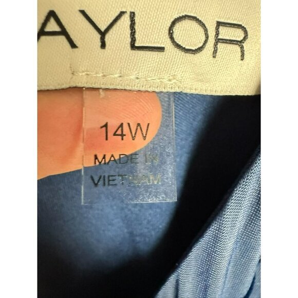 Taylor Women's Midi Dress Blue Velvet Floral Size 14W Short Sleeves New V Neck - Picture 5 of 13